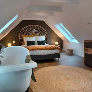  Apartment Tourmaline